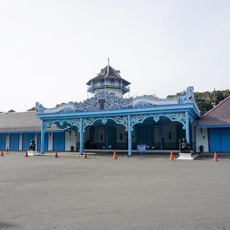Zaen Hotel Syariah Solo Exteriör bild