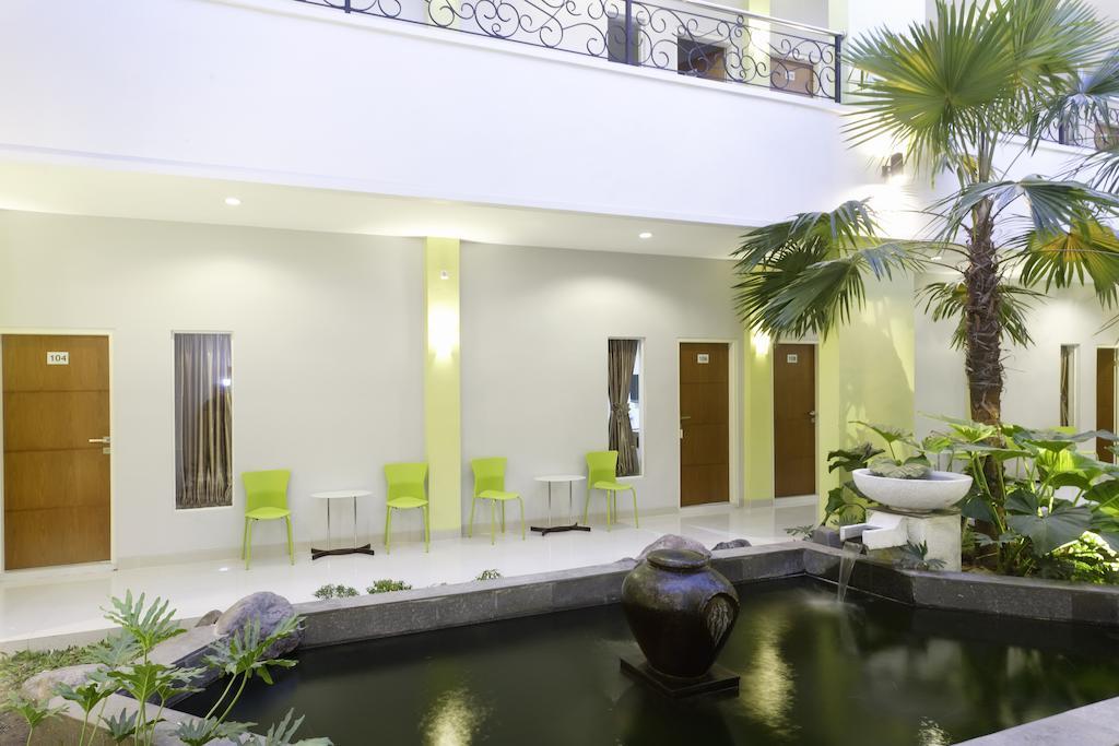 Zaen Hotel Syariah Solo Exteriör bild