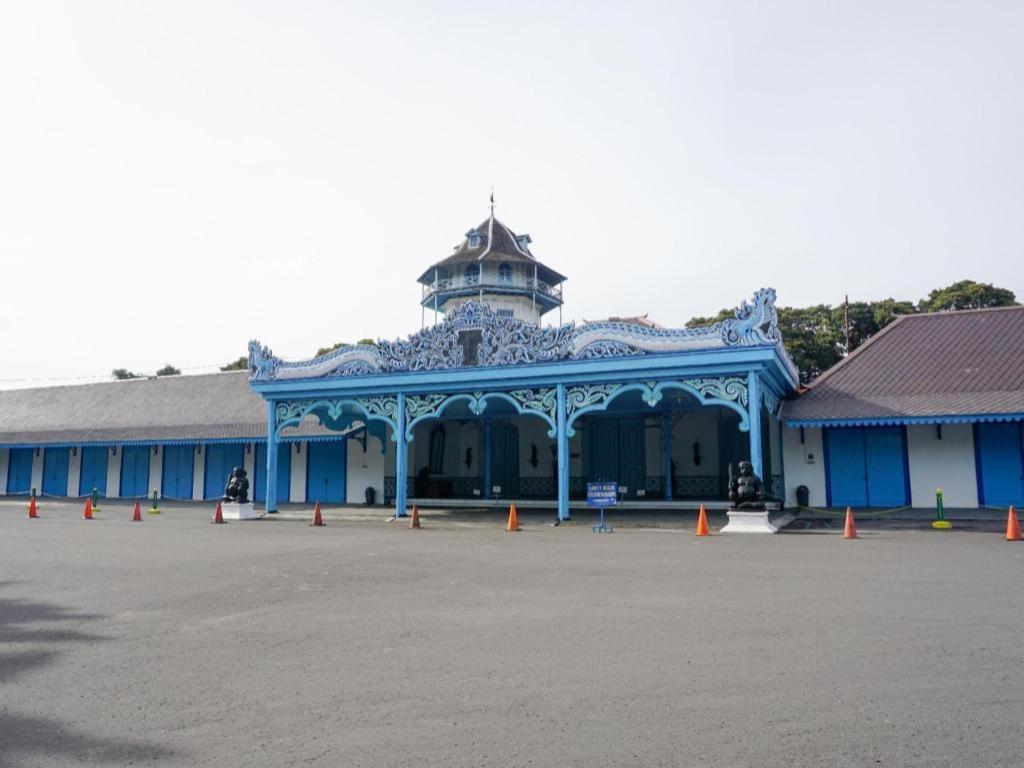 Zaen Hotel Syariah Solo Exteriör bild