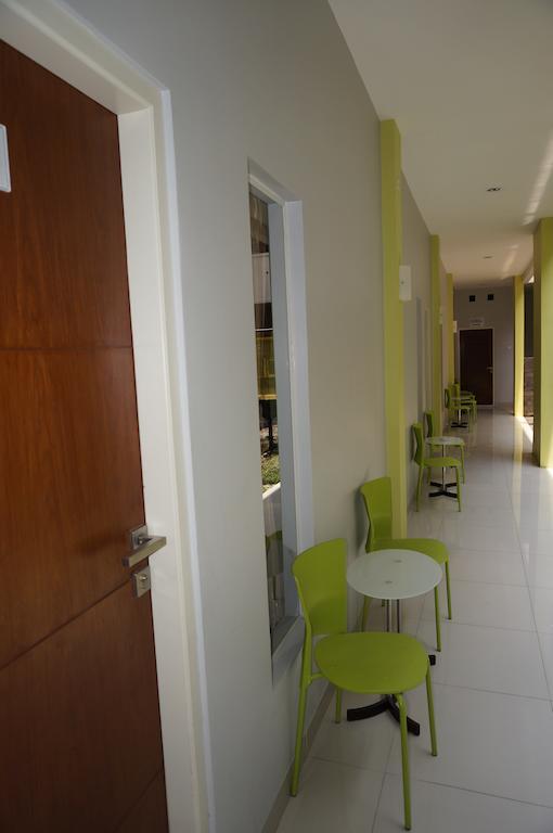 Zaen Hotel Syariah Solo Exteriör bild