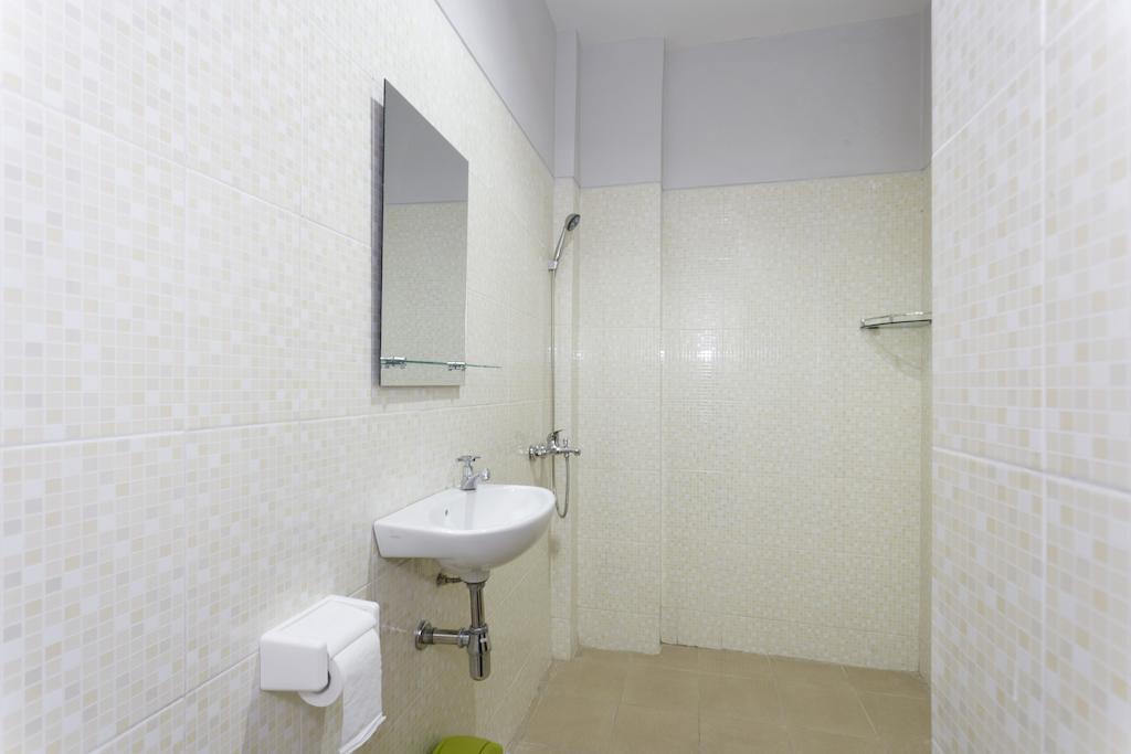 Zaen Hotel Syariah Solo Exteriör bild