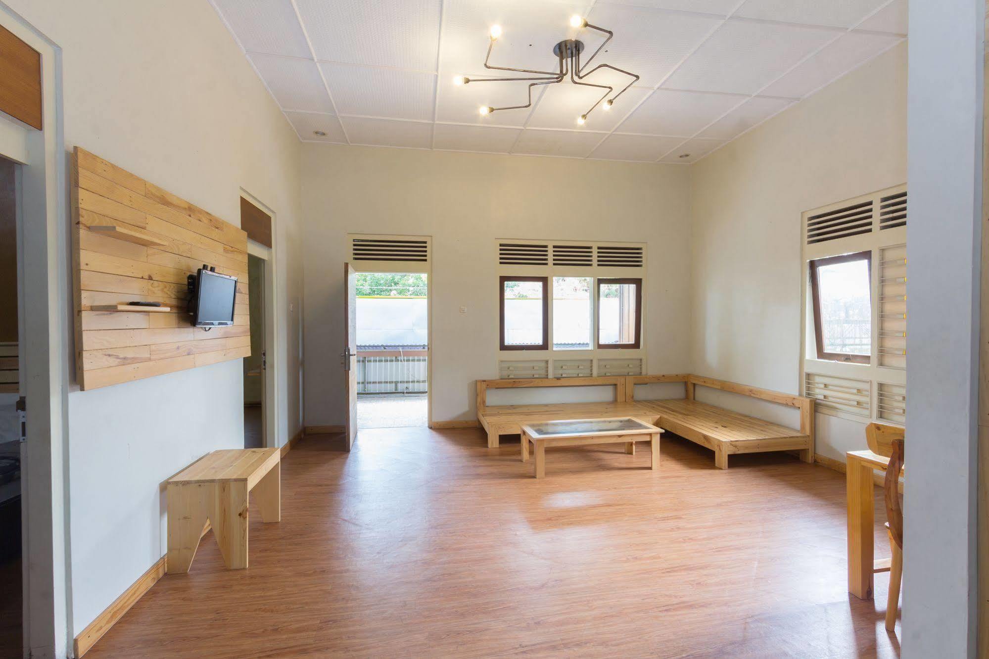 Zaen Hotel Syariah Solo Exteriör bild
