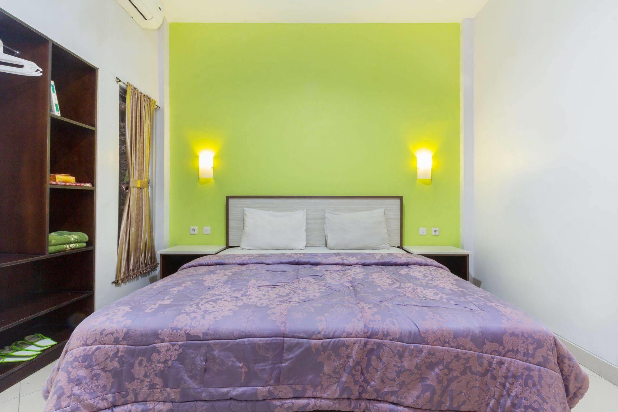 Zaen Hotel Syariah Solo Exteriör bild