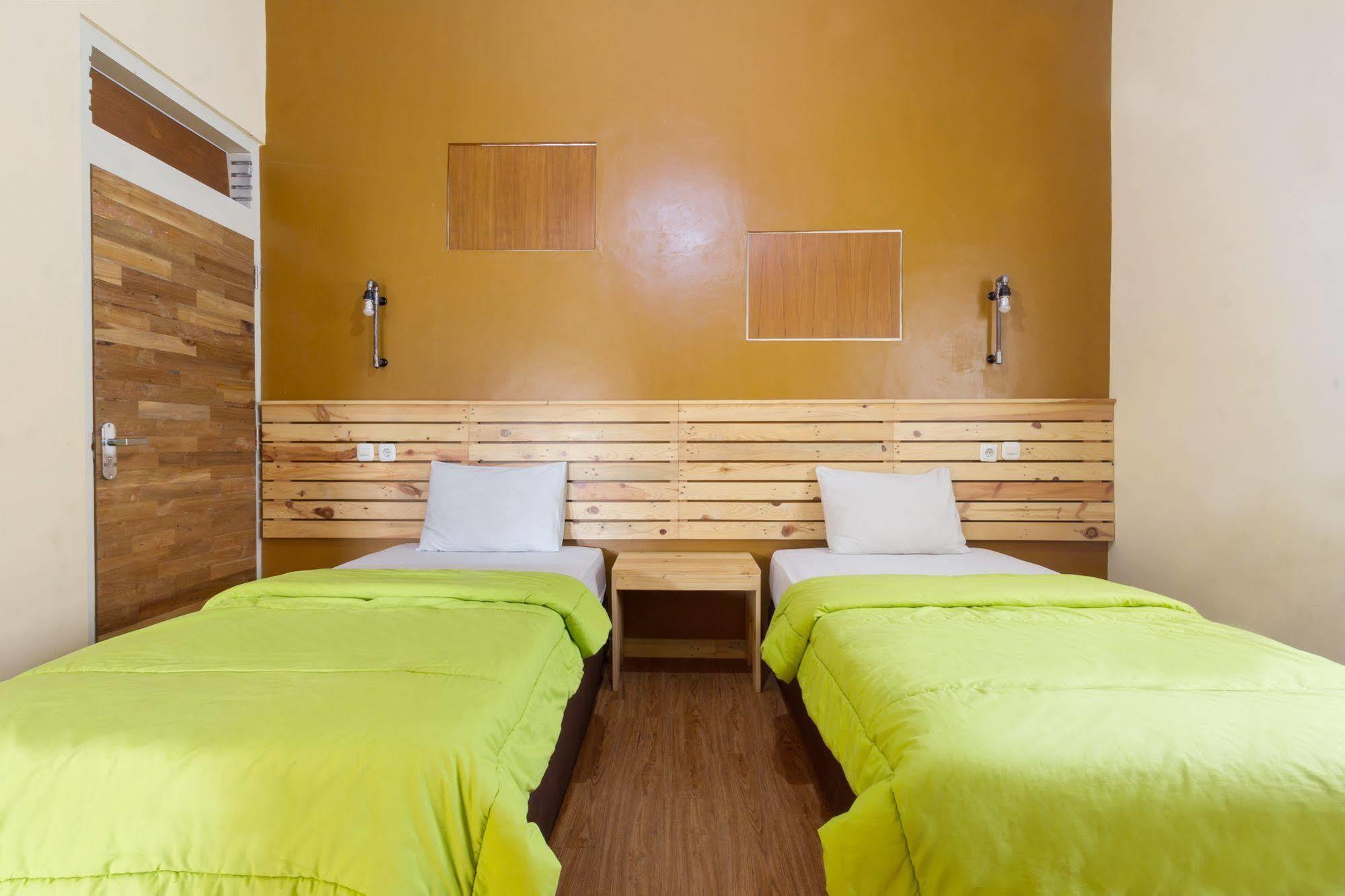 Zaen Hotel Syariah Solo Exteriör bild