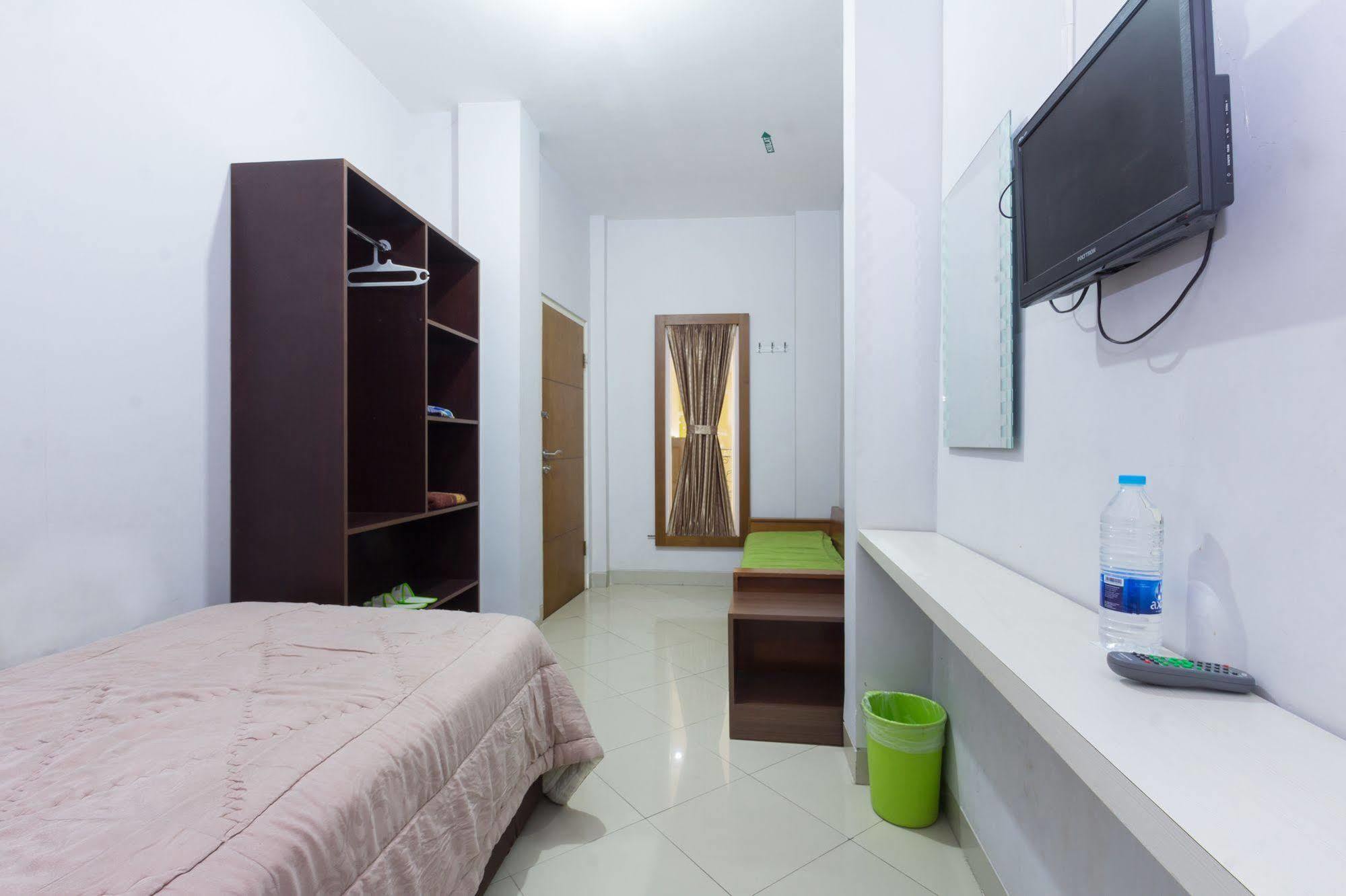 Zaen Hotel Syariah Solo Exteriör bild