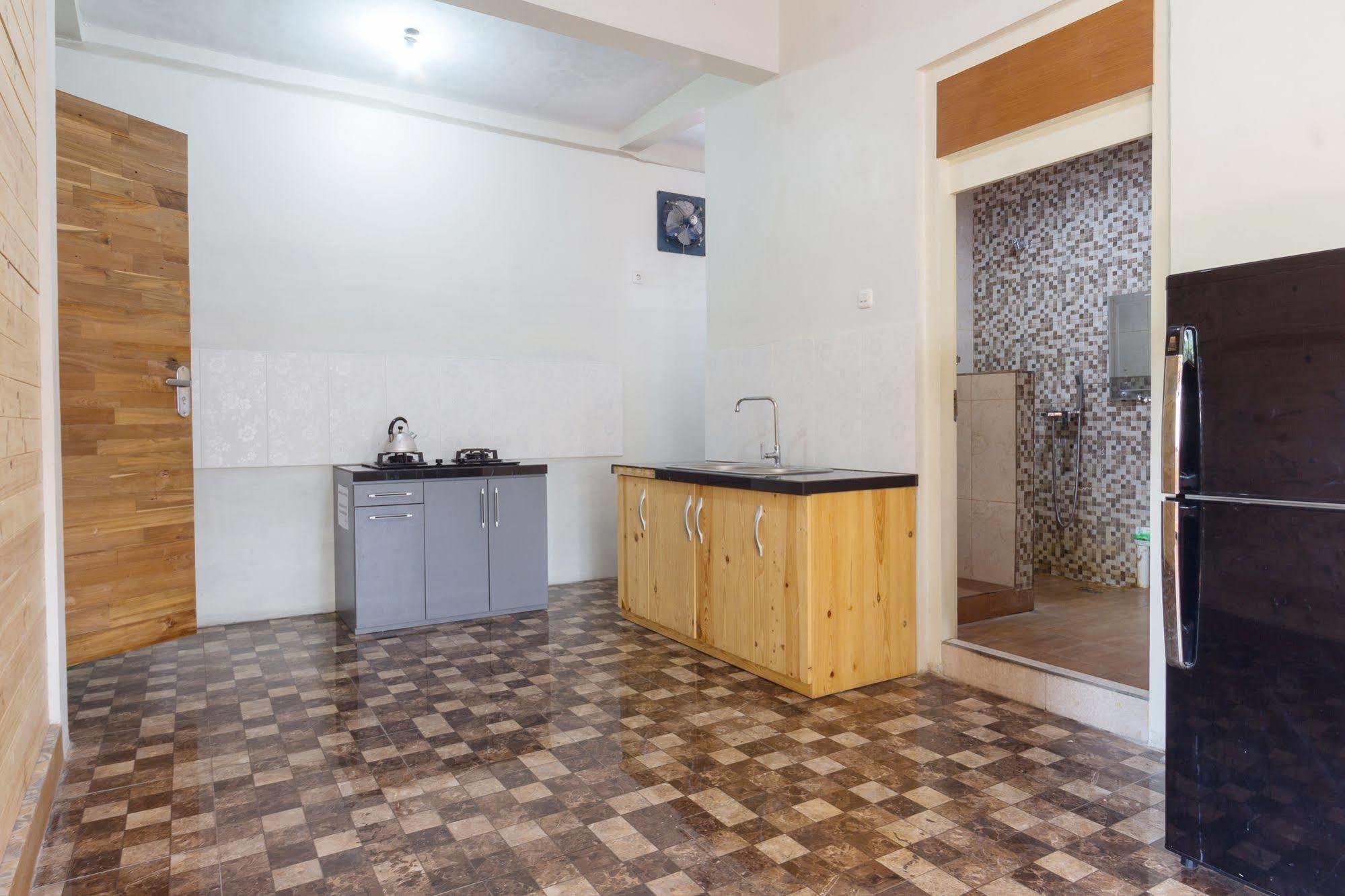 Zaen Hotel Syariah Solo Exteriör bild